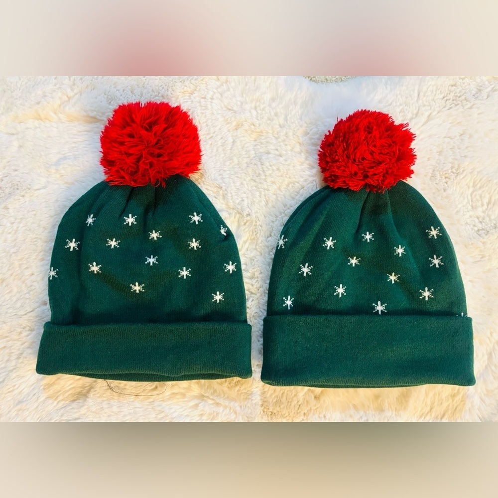 2 NWOT Dec 25th Santa Cheers! With Beer in Hand Beanie w/ Red Pom - Picture 3 of 5